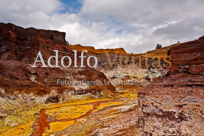 Entre Cañones Rojos